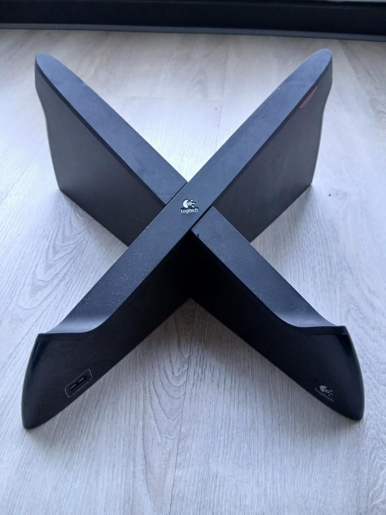 Logitech Alto Notebook Stand - Ergonomische Laptopstandaard, Computers en Software, Laptopstandaarden, Ophalen of Verzenden, Gebruikt