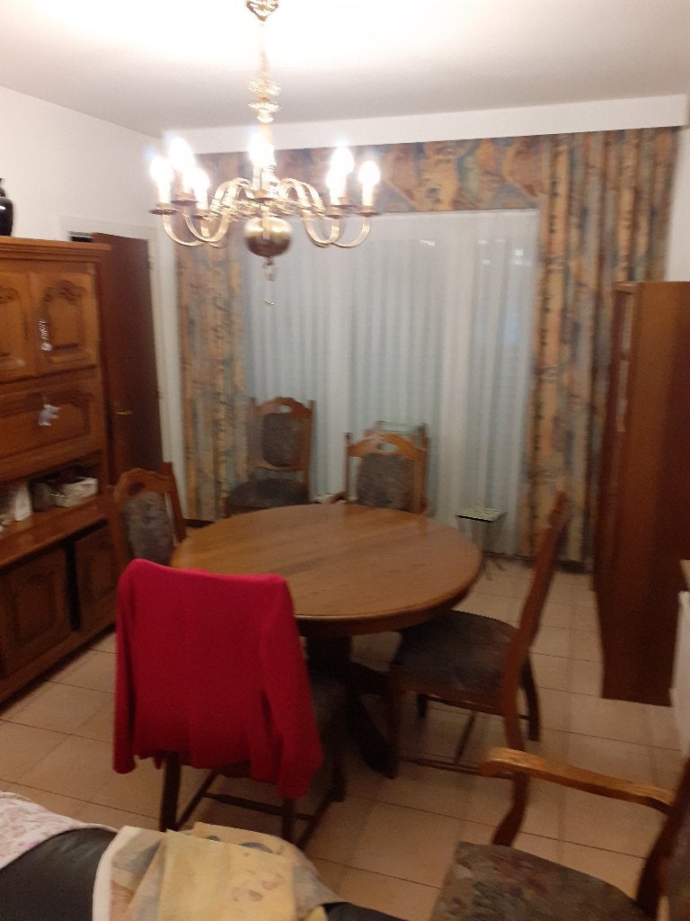 complete eetkamer , kast tafel en zes stoelen, Ophalen, Gebruikt