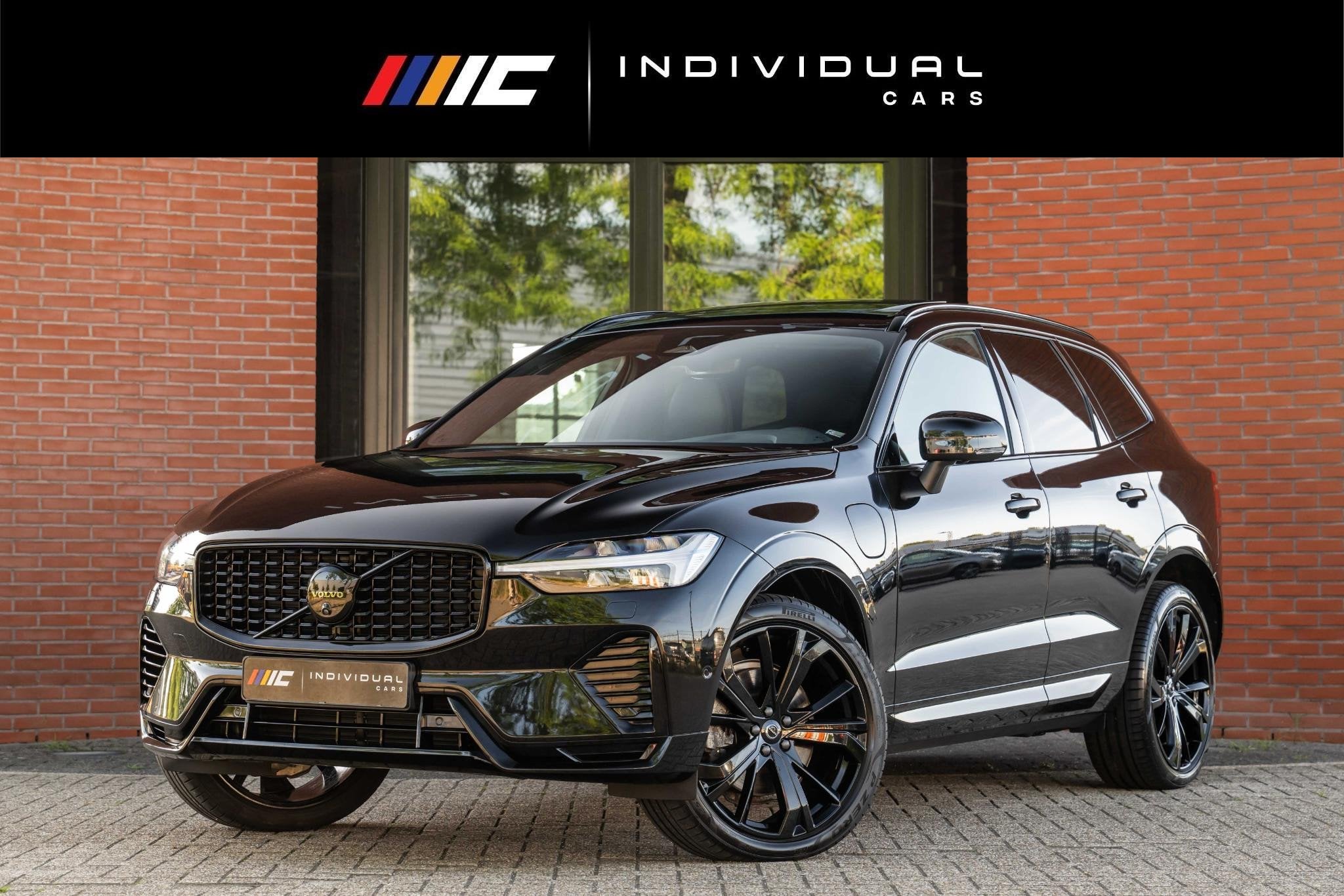 Volvo XC60 2.0 T6 AWD Black Edition Pano 360° Trekhaak H/K, Auto's, Volvo, Automaat, Lichtsensor, Gebruikt, 4 cilinders