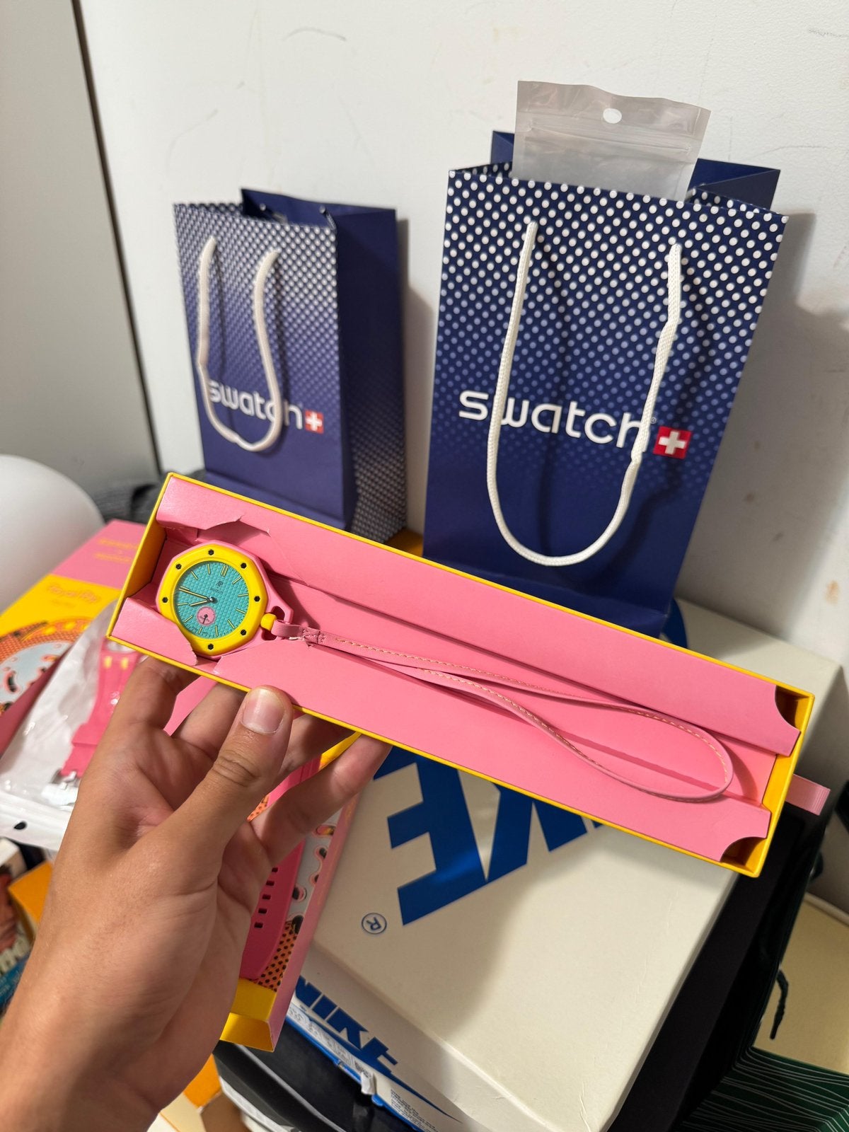 Audemars Piguet x Swatch Royal Pop "Otg Roz", Antiek en Kunst, Antiek | Klokken, Ophalen of Verzenden