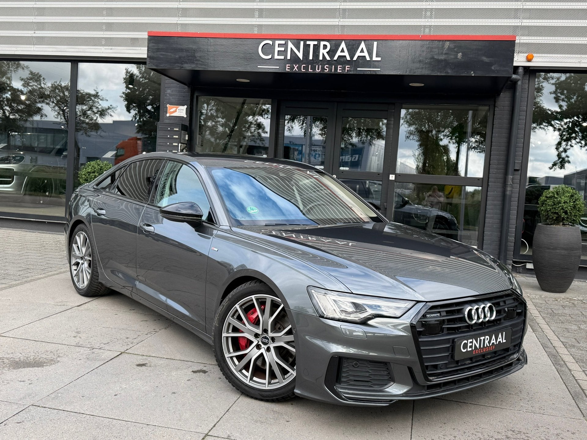 Audi A6 Limousine 55 TFSI e quattro S-line Pano|367PK|ACC|Ca, Auto's, Audi, Automaat, Gebruikt, Zwart, Origineel Nederlands
