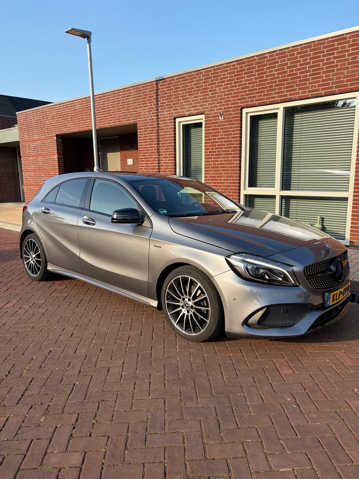 Mercedes-Benz A-Klasse A180 AMG Edition 2018 automaat, Auto's, Mercedes-Benz, 4 cilinders, 122 pk, 1595 cc, 1200 kg