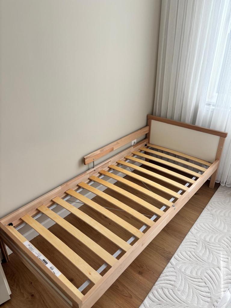 Ikea peuterbed bruin, Ophalen, Eenpersoons, Bruin, 190 cm of minder