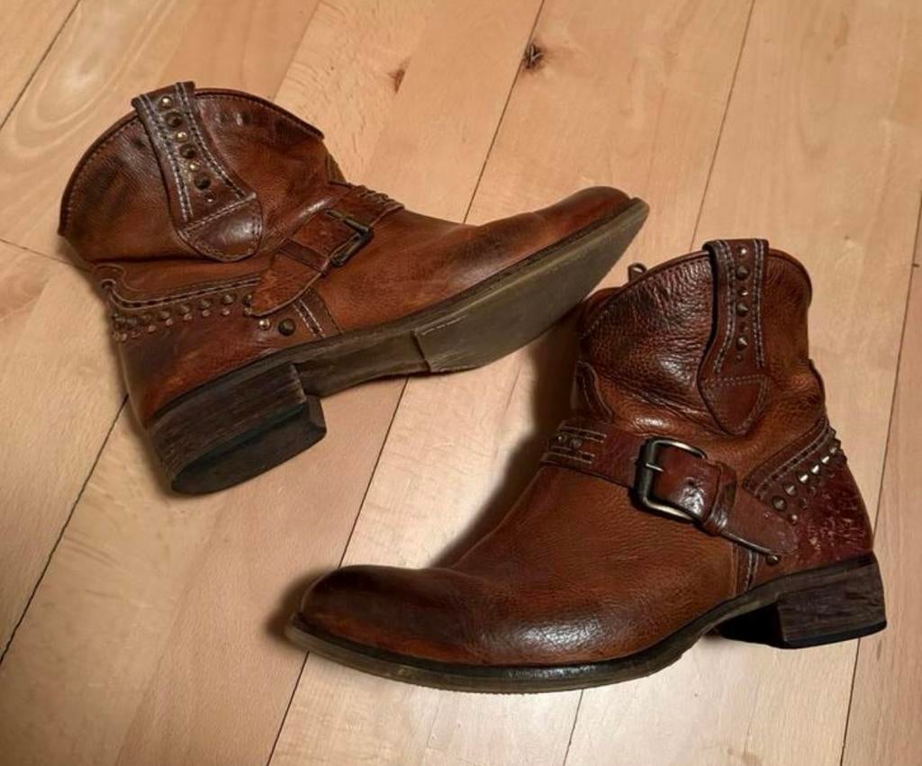 Cognac Leren Laarzen met Gesp en Studs - Italiaanse Kwalitei, Bruin, Lage of Enkellaarzen, Ophalen of Verzenden, Zo goed als nieuw