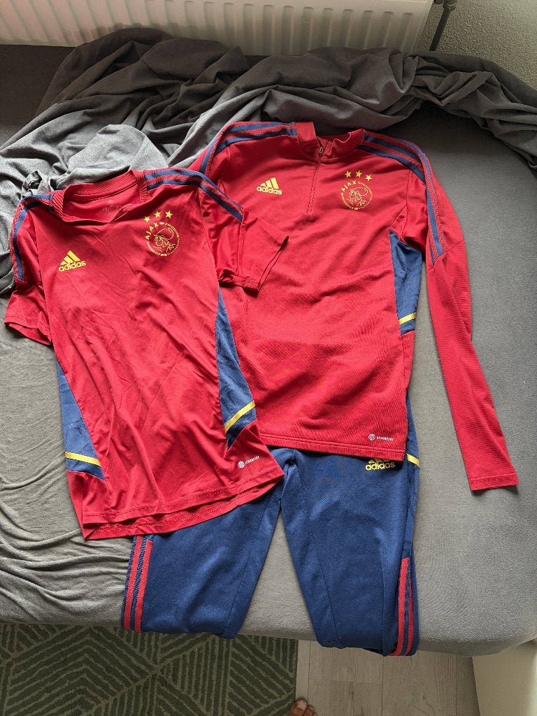 Ajax Trainingsset 2022/2023, Sport en Fitness, Voetbal, Maat S, Ophalen of Verzenden, Zo goed als nieuw, Set