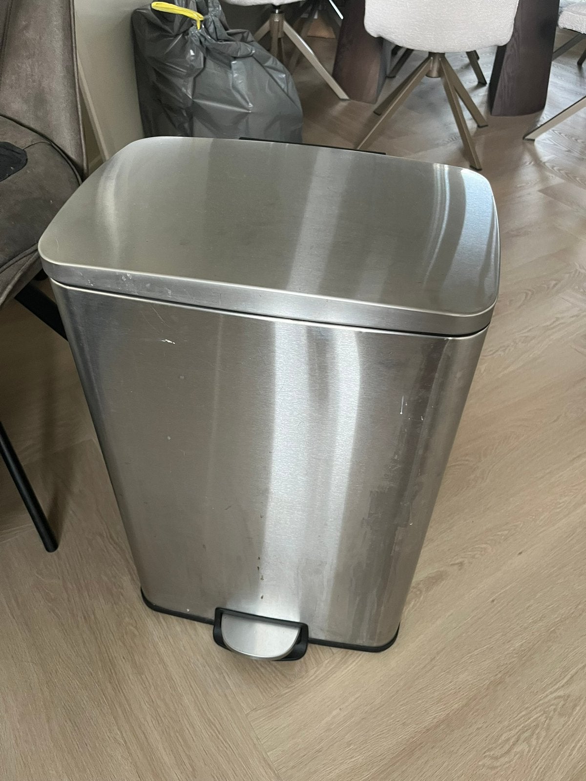 Prullenbak 60 liter, Ophalen, Gebruikt, Met pedaal, 40 liter of meer