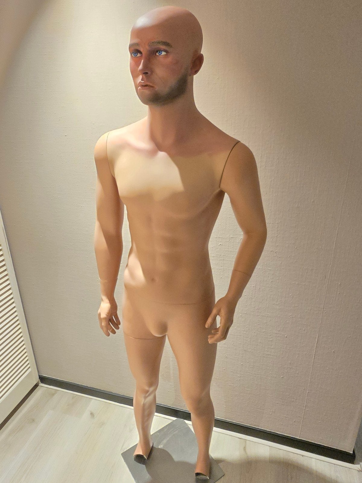 Realistische mannelijke etalagepop / mannequin, Verzamelen, Ophalen, Nederland