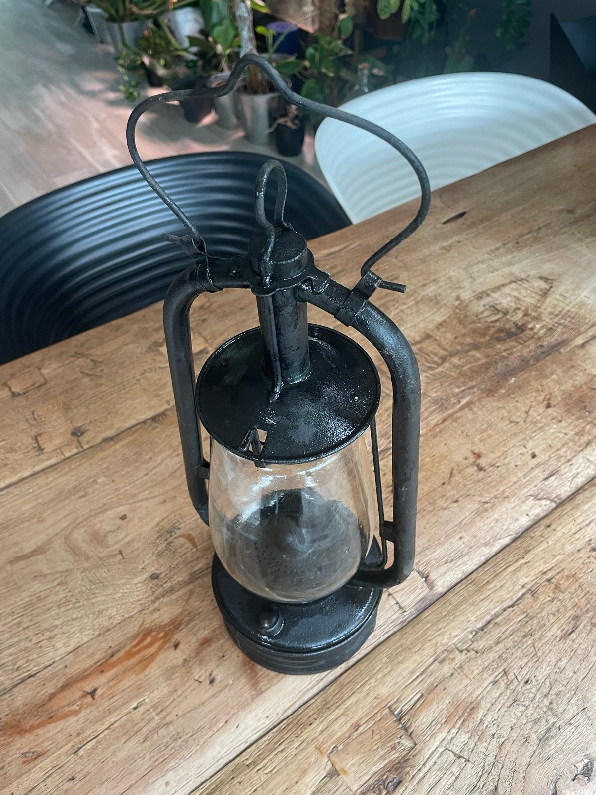 Vintage Zwarte Olielamp - Decoratieve Stormlantaarn, Ophalen of Verzenden, Zo goed als nieuw