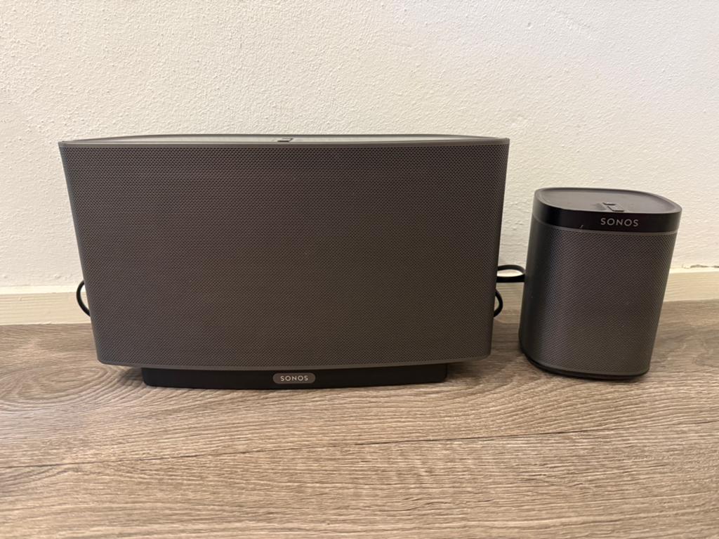 Sonos Play:5 en Play:1 + Sonos Bridge (1e generatie)