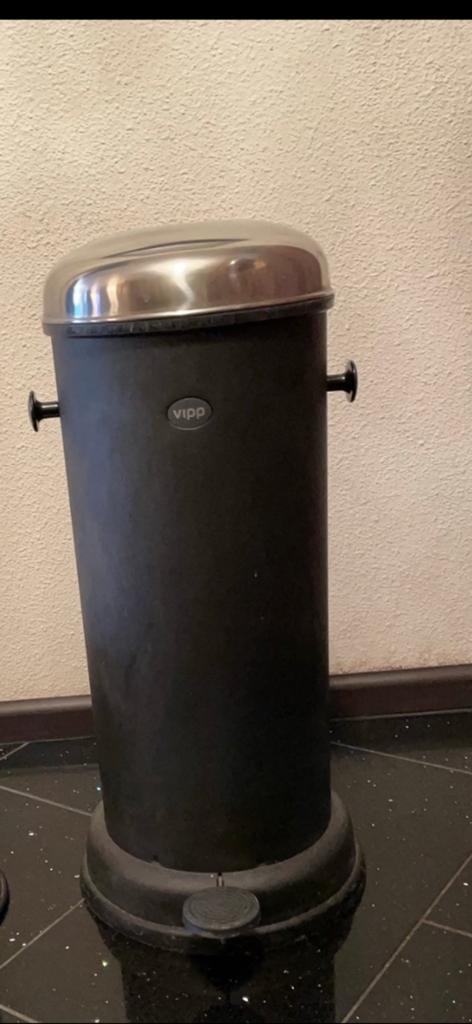 VIPP Dust bin, Huis en Inrichting, Woonaccessoires | Prullenbakken, Gebruikt, Metaal, 75 cm of meer, 10 tot 20 liter, Ophalen of Verzenden