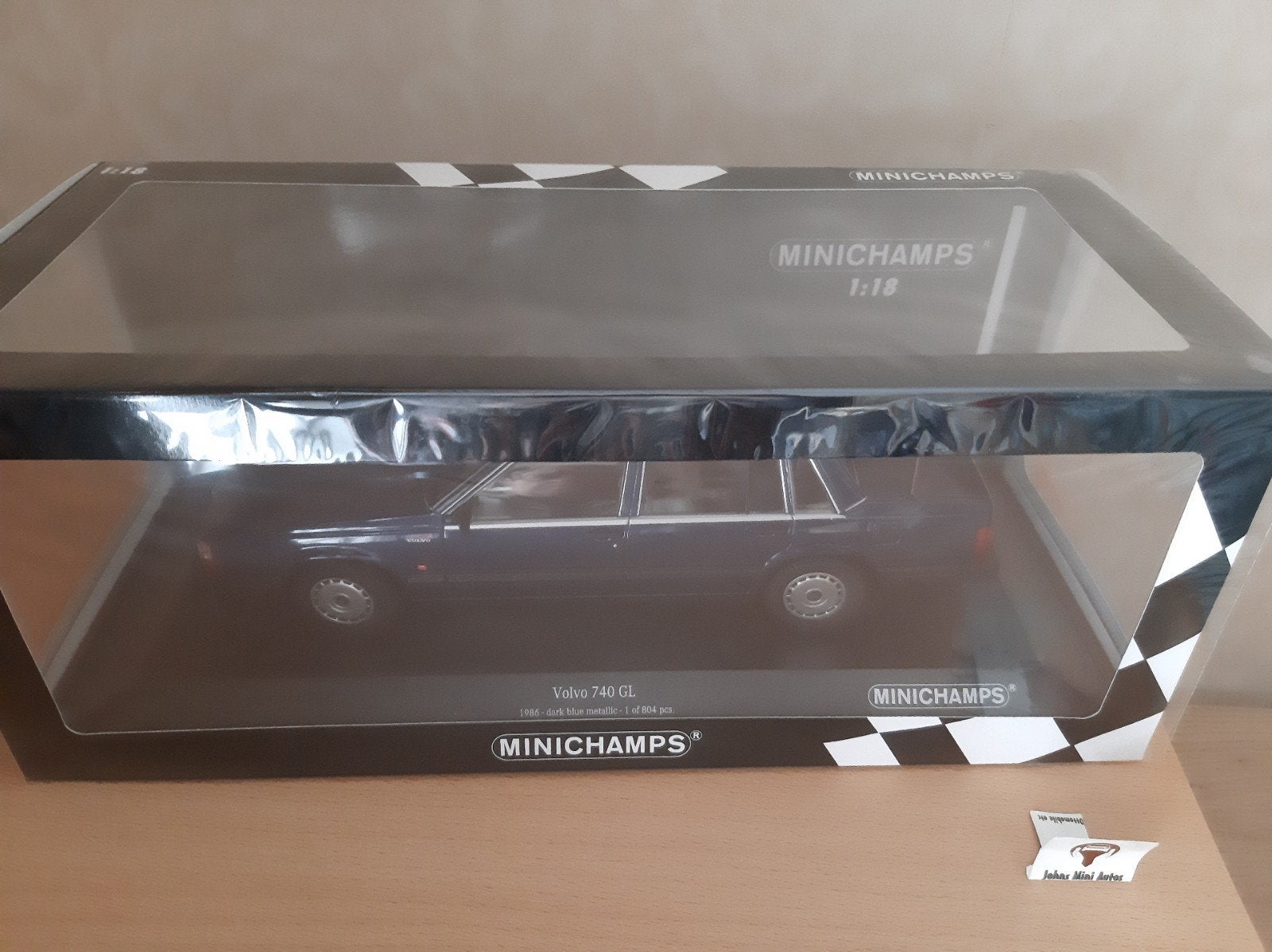 Volvo 740 GL 1986 Royal Blue Metallic van Minichamps 1:18, Minichamps, Auto, Nieuw, Ophalen of Verzenden
