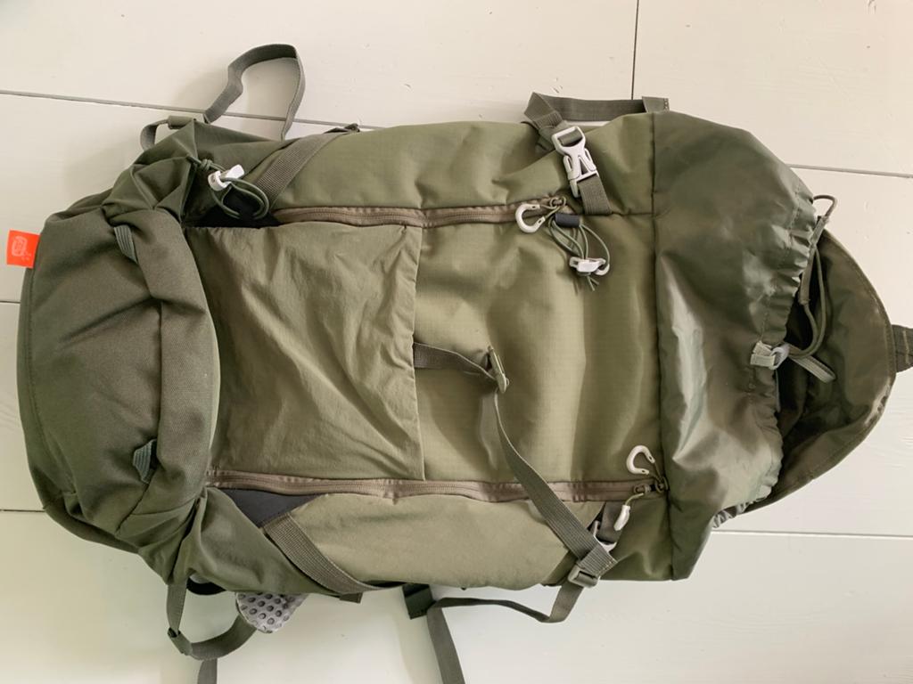 QUECHUA Wandelrugzak MH500 38 liter groen zgan, 40 cm of meer, Zo goed als nieuw, Waterdicht, 60 cm of meer
