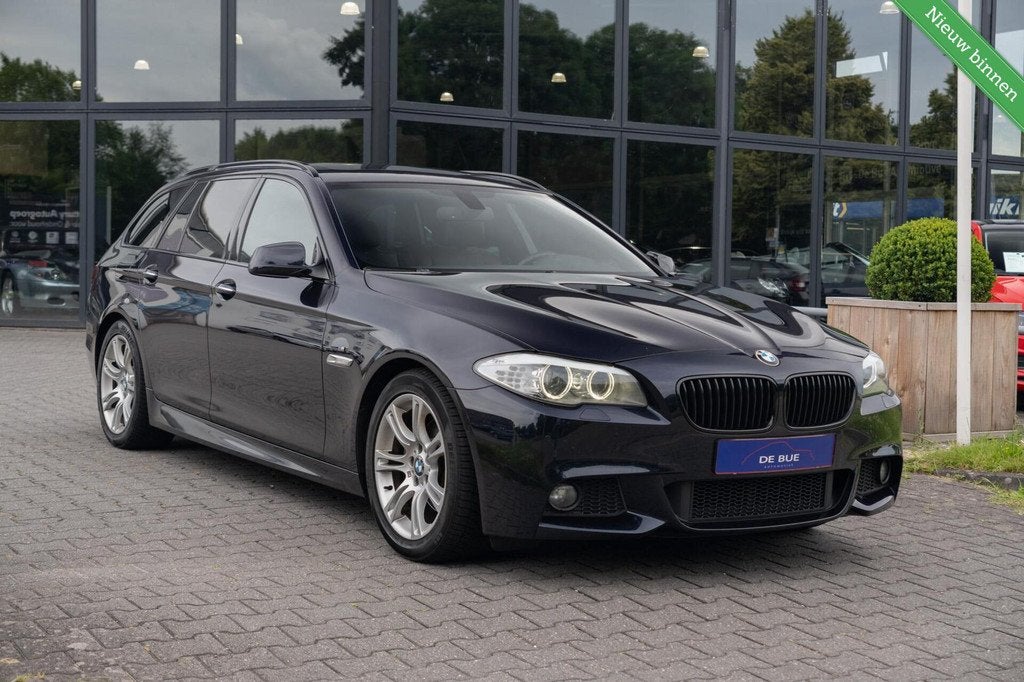 BMW 5-serie Touring 520d High Executive|M-Sport|Trekhaak|Lie, Auto's, BMW, Euro 5, Achterwielaandrijving, 4 cilinders, 2000 kg