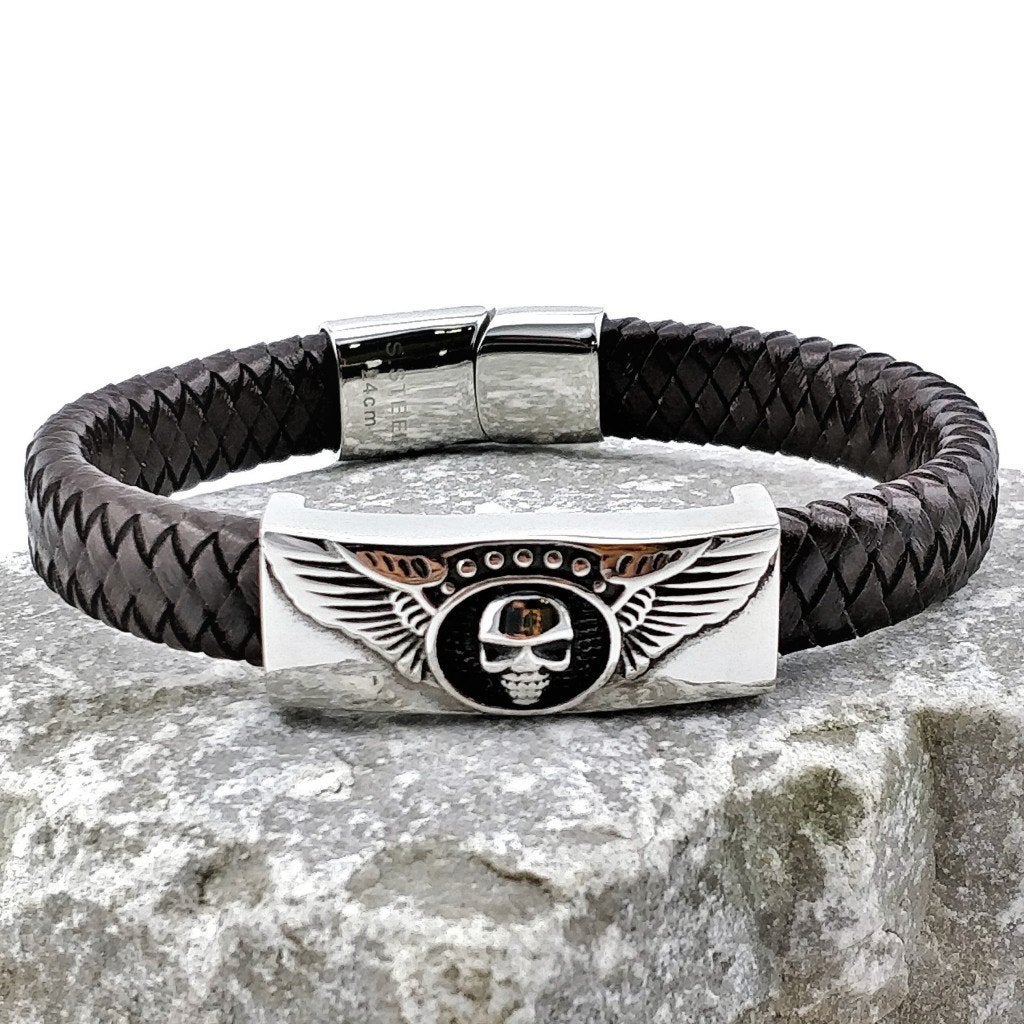 Donkerbruin Gevlochten Leren Heren Armband met Stalen Hanger, Staal, Verzenden, Nieuw, Esde2