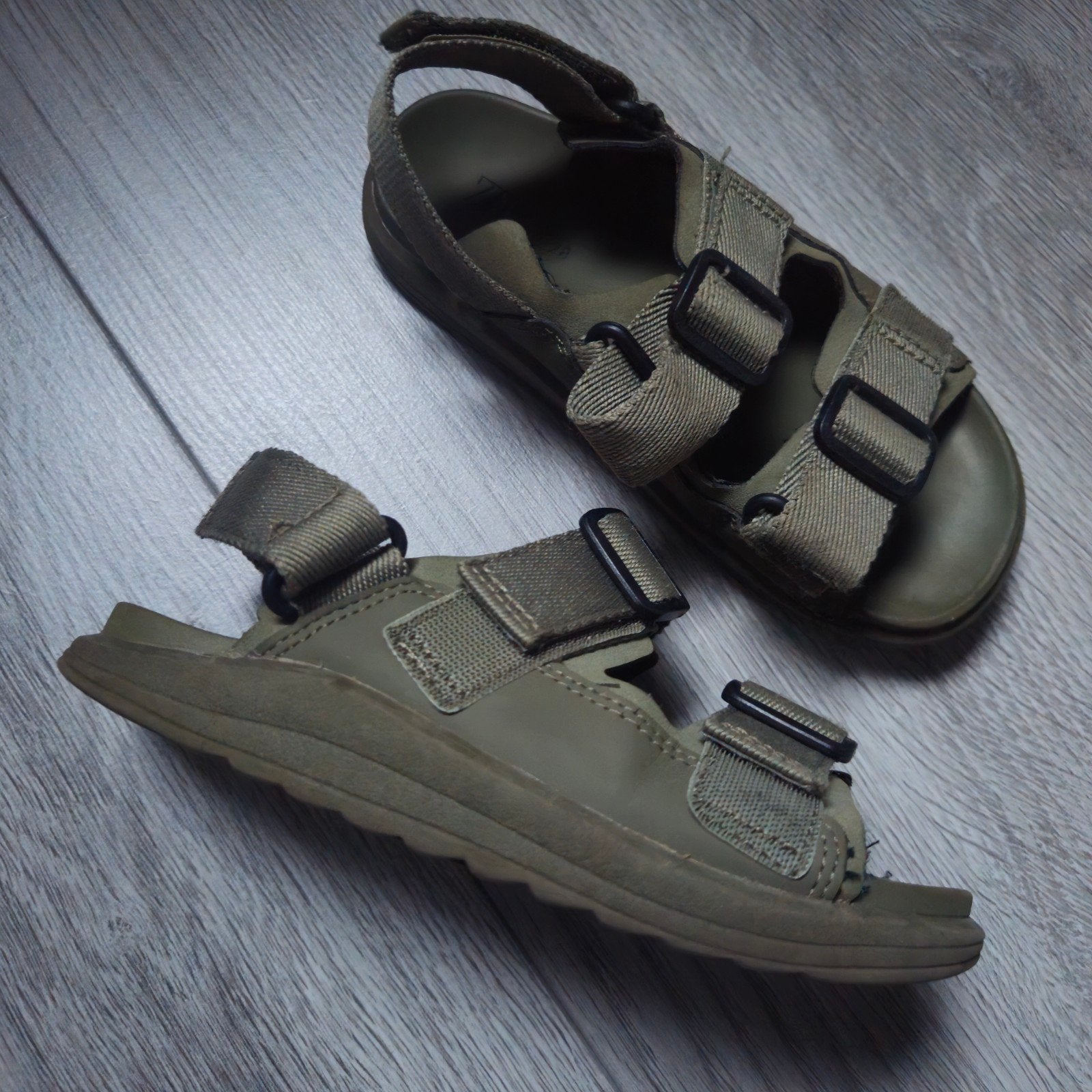 Stoere legergroene Zara sandalen maat 28, Ophalen of Verzenden, Zo goed als nieuw, Overige typen