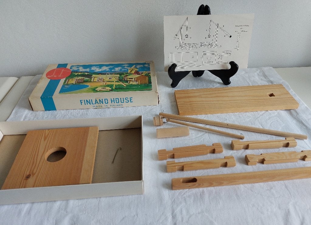 Houten speelgoed modelbouwpakket Waterput Finland House, Ophalen
