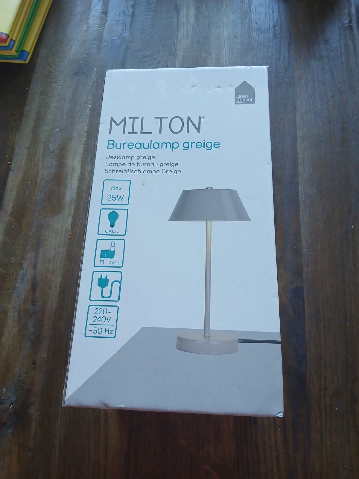 Nieuwe Milton Bureaulamp Greige - Leen Bakker, Huis en Inrichting, Bureaulamp, Overige merken, Nieuw, Ophalen of Verzenden
