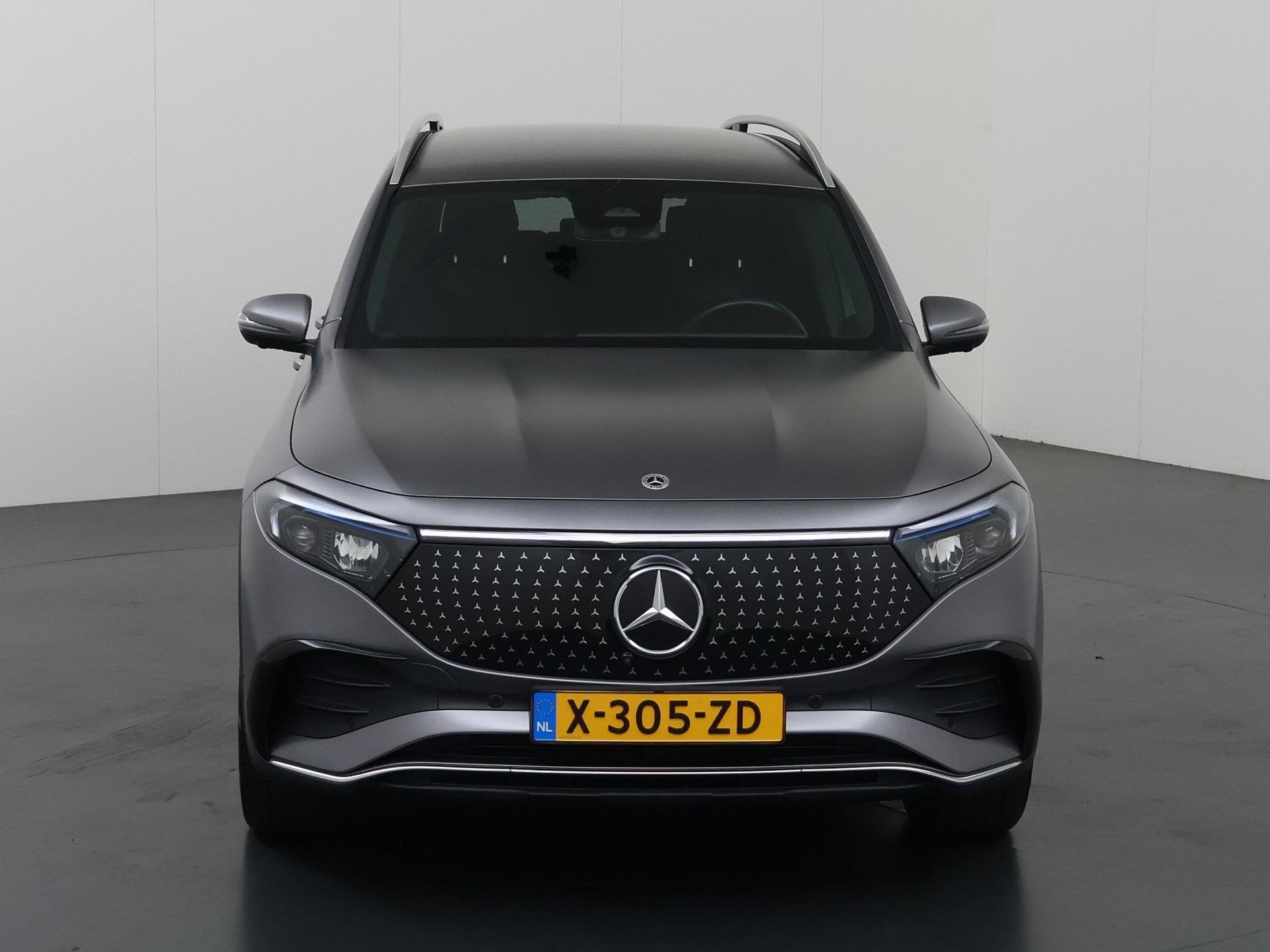 Mercedes-Benz EQB 250+ AMG Line 71 kWh | Memory | 360 graden, Auto's, Dealer onderhouden, 2005 kg, 435 min, Origineel Nederlands