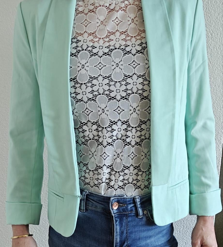 Licht groen colberts maat xs  merk Amisu, Ophalen of Verzenden, Zo goed als nieuw, Maat 34 (XS) of kleiner, Groen