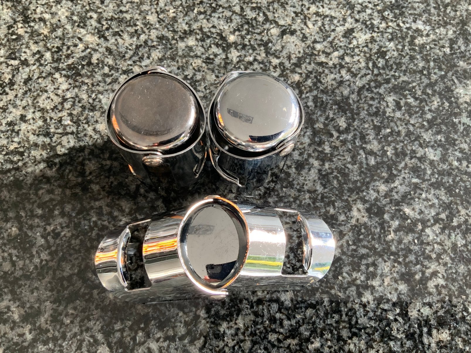 Drie chrome flessenafsluiters. / sierdoppen., Overige typen, Ophalen of Verzenden, Zo goed als nieuw, Metaal
