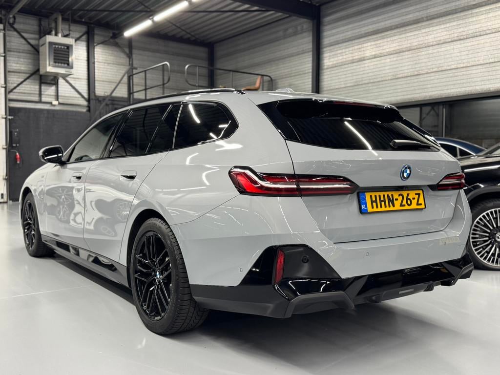 BMW 5-serie Touring 530e M-SPORT Pano/Harman/Trekhaak/Led, Automaat, 1998 cc, Achterwielaandrijving, 1800 kg