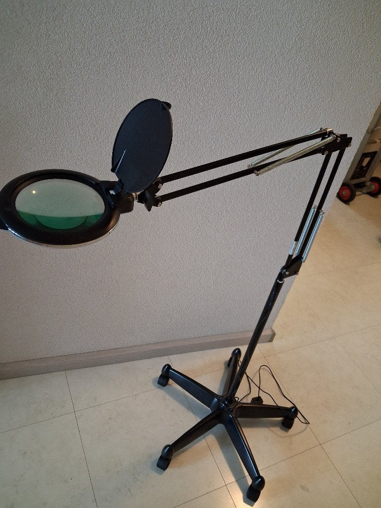 Tafelloep met verlichting, Ophalen, Vergrootglas of Loep