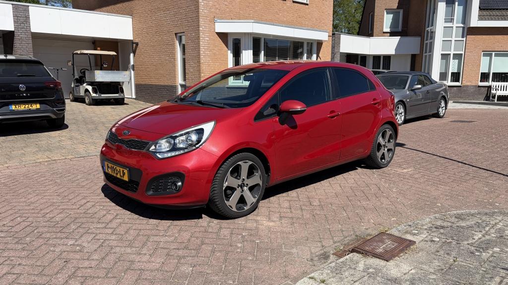 Kia Rio 1.4 CVVT Super Pack I Nwe banden I Volle uitvoering!, Auto's, Euro 5, 450 kg, 1396 cc, Bedrijf