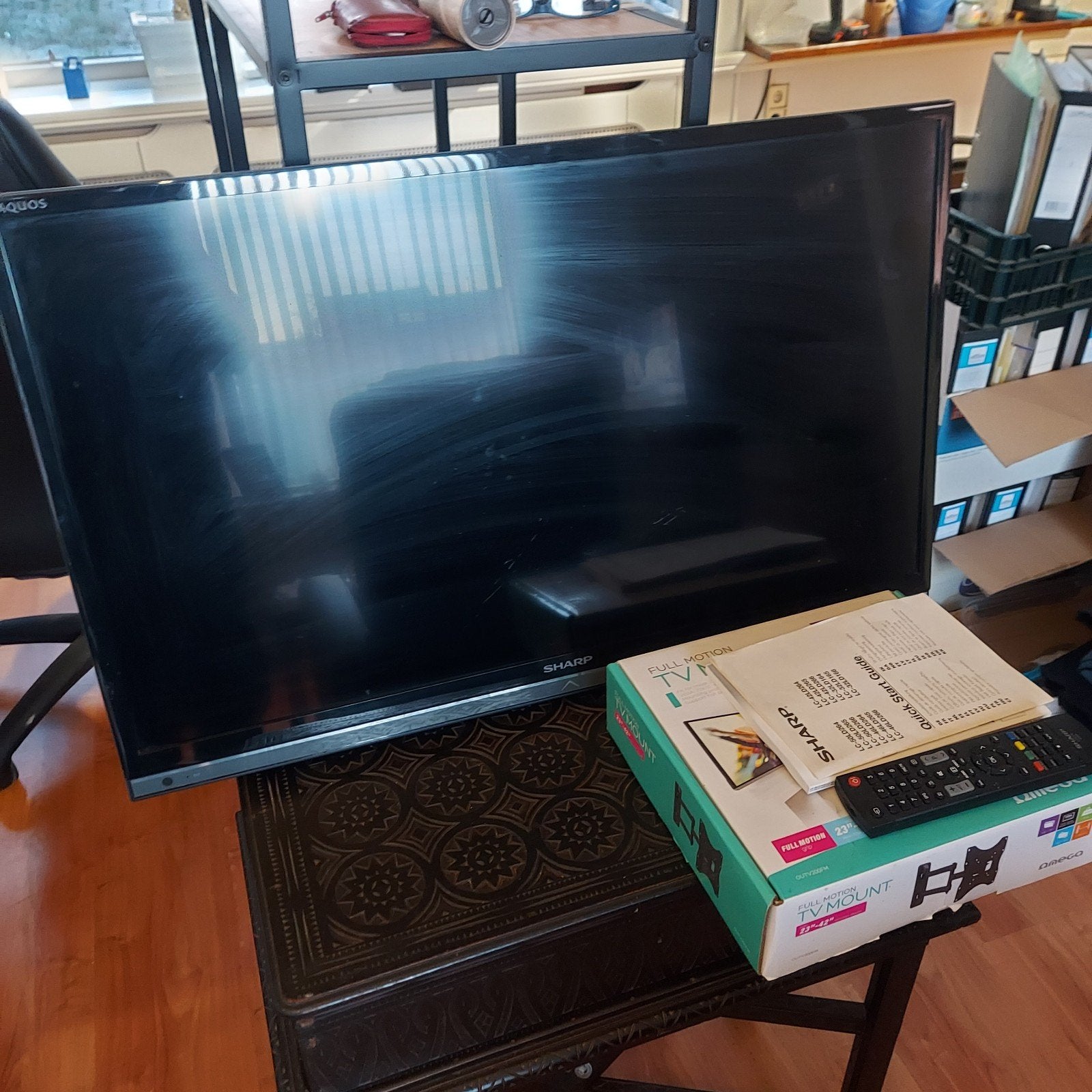 Sharp Aquos LCD TV - 80-100 cm met muurbeugel, 50 Hz, LCD, Zo goed als nieuw, Sharp