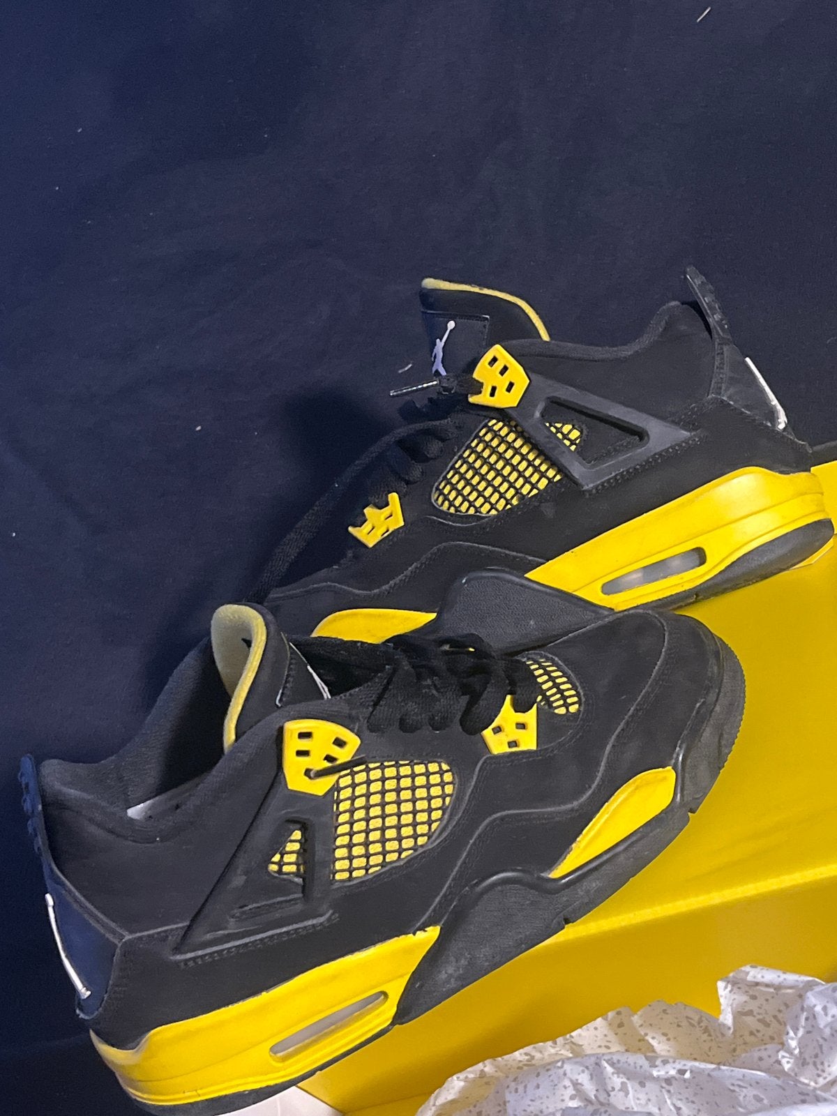 Air Jordan 4 Retro (GS) Zwart/Geel - Maat 39, Ophalen of Verzenden, Gebruikt, Jongen of Meisje, Schoenen