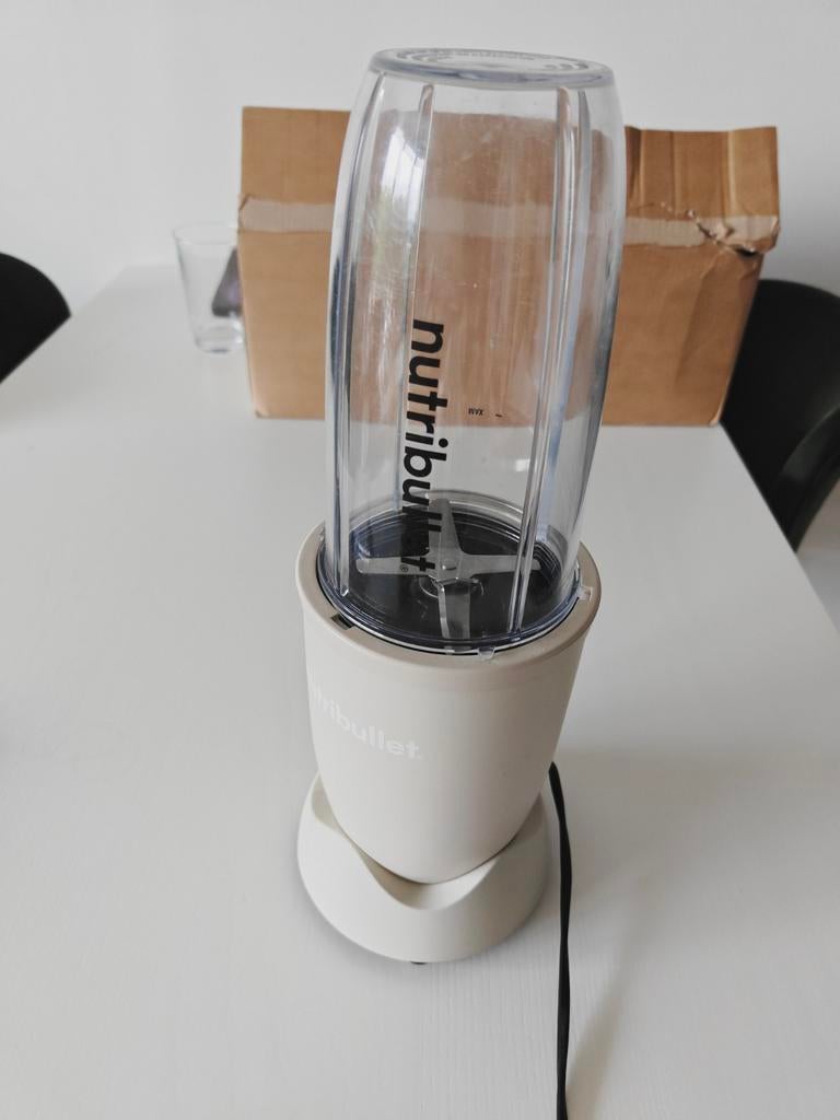 Nutribullet Blender - Compact en Krachtig, Ophalen of Verzenden, Gebruikt, Blender to go