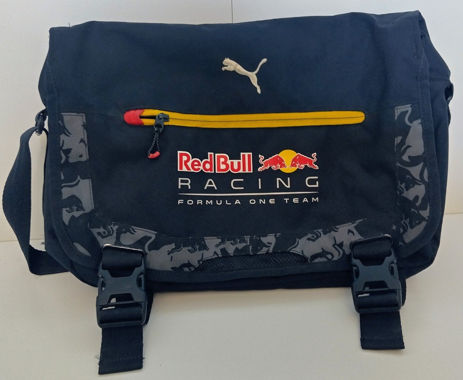 Red Bull Racing tas, Ophalen, Zo goed als nieuw