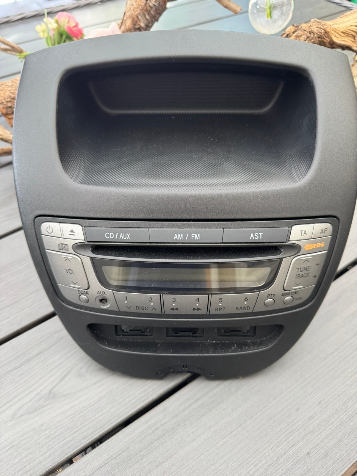 Originele Aygo Citroën C1 en Peugeot 107 radio, Ophalen of Verzenden, Zo goed als nieuw