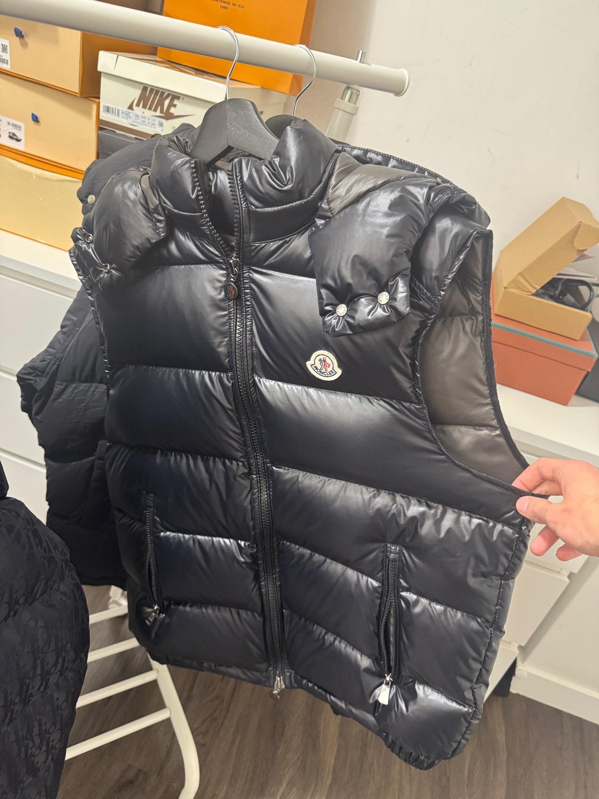 Moncler Bormes bodywarmer zwart, Kleding | Heren, Ophalen of Verzenden, Nieuw, Zwart