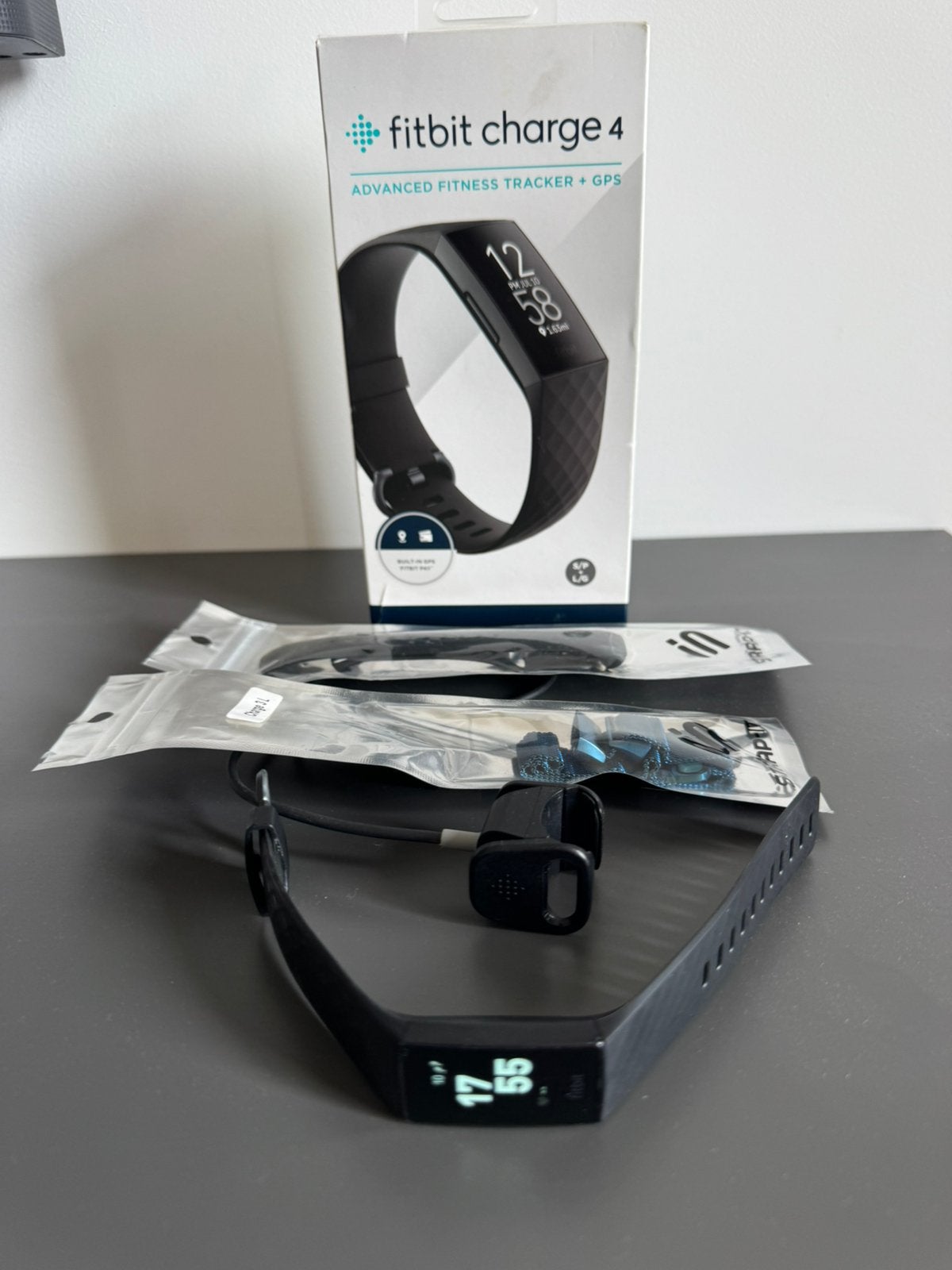 Fitbit Charge 4, Ophalen of Verzenden, Gebruikt, Overige merken