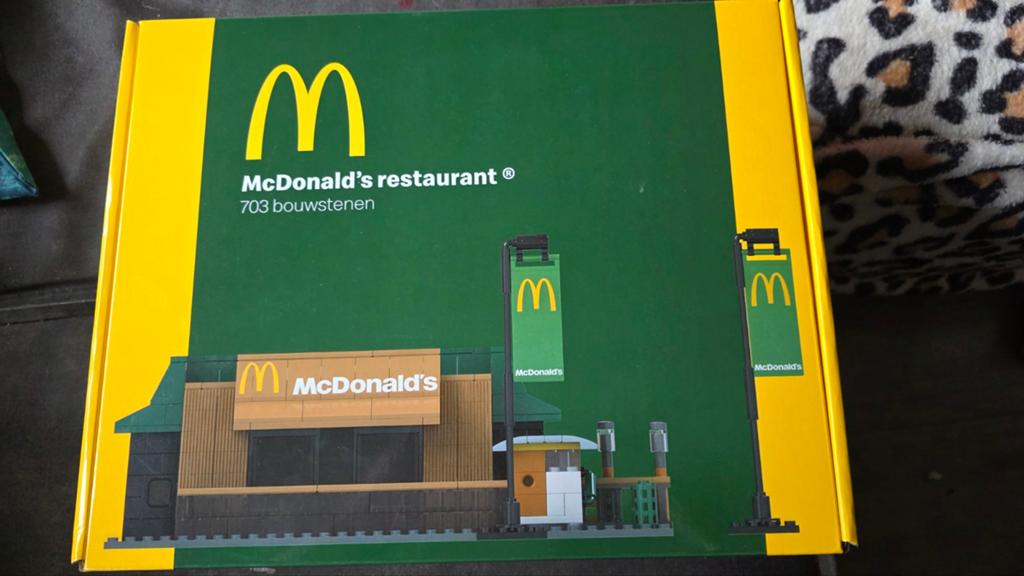 McDonald's restaurant bouwstenen, Ophalen, Nieuw