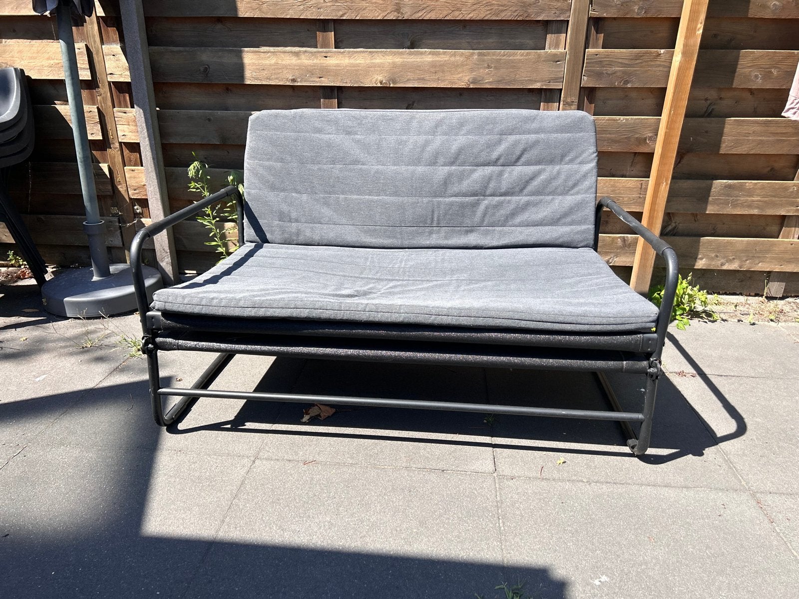 €30! HAMMARN Slaapbank, Knisa donkergrijs/zwart, Ophalen, Gebruikt