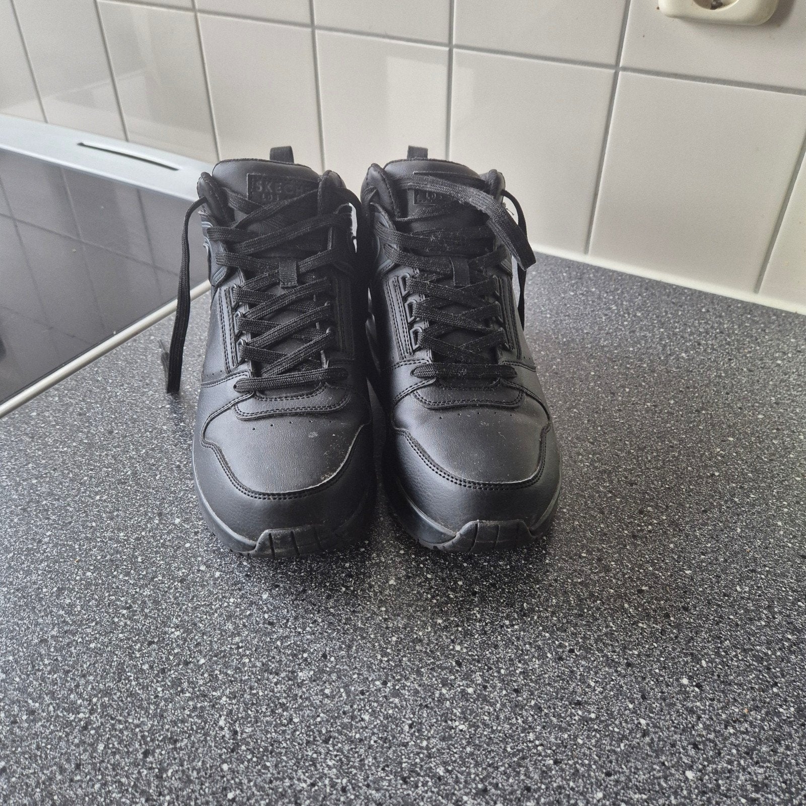 Skechers schoenen zo goed als nieuw - Maat 44, Zwart, Ophalen of Verzenden, Skechers, Sneakers of Gympen