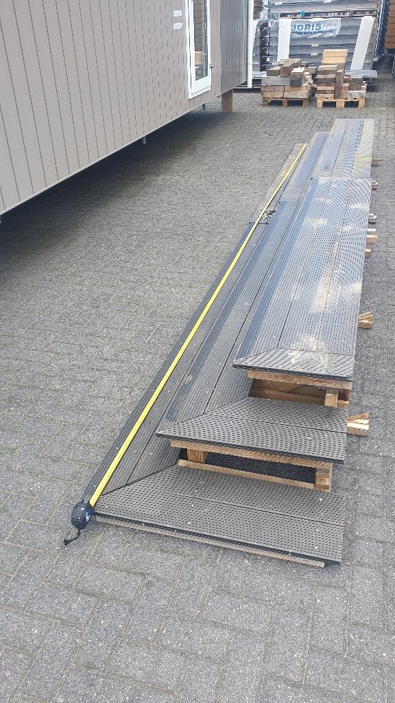 opstapje breed, Tuin en Terras, Ophalen, Zo goed als nieuw, Composiet
