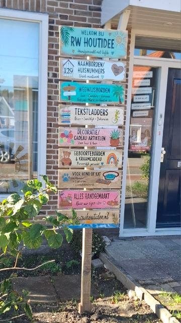 Ibiza Wegwijzer Borden Hout Op Maat Bedrijf, Events, Tuin!, RW Houtidee – Handgemaakte Ibiza Stijl Houten Wegwijzer Borden en Pijlen voor Bedrijfsevents, Horeca, Beachclubs, Campings en Festivals, Unieke Bewegwijzering en Decoratie op Maat met Logo, Tekst en Kleuren voor Professionele Sfeerbeleving