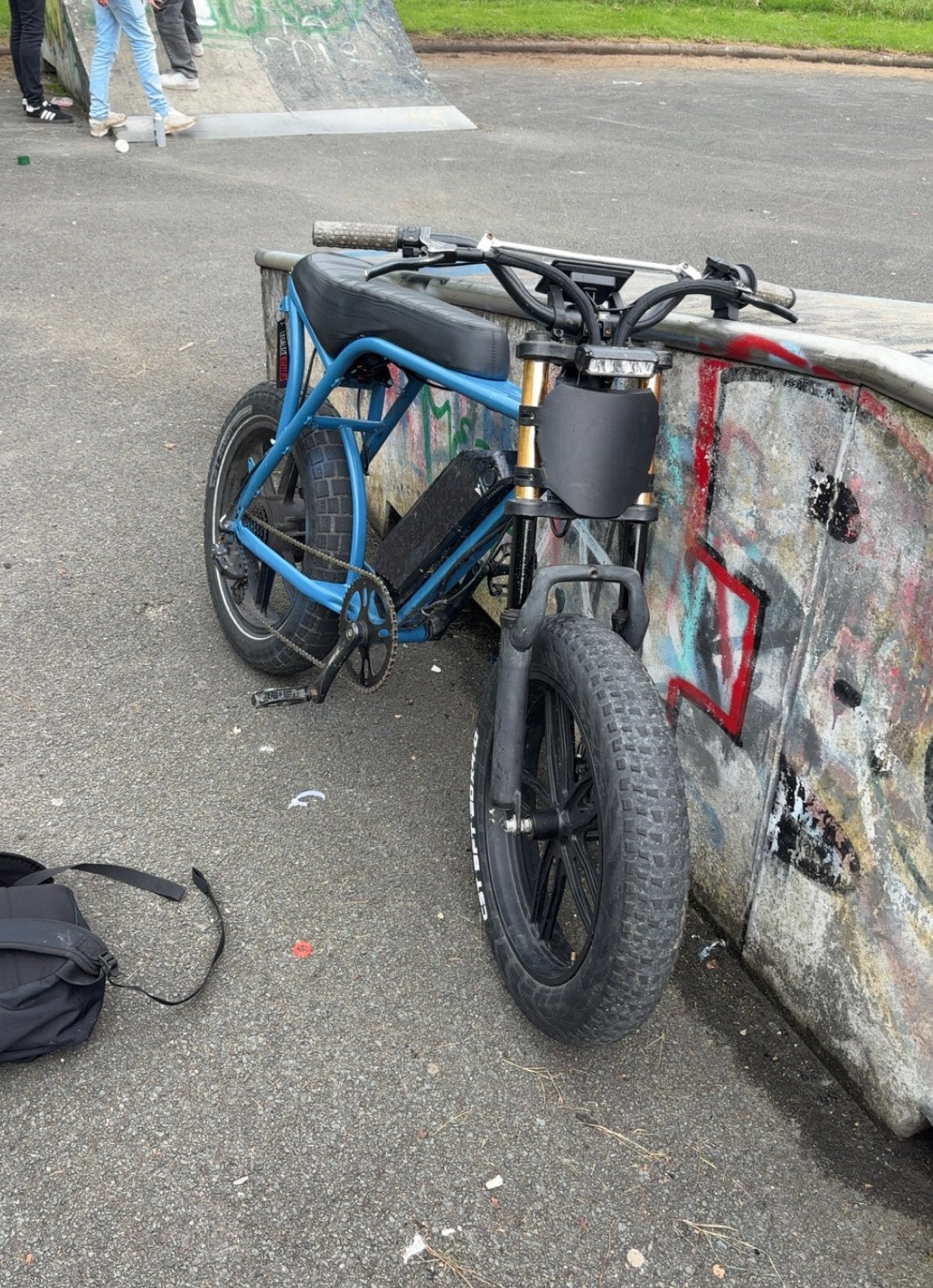 V8 fatbike, Ophalen, Zo goed als nieuw, 50 km per accu of meer, Overige merken