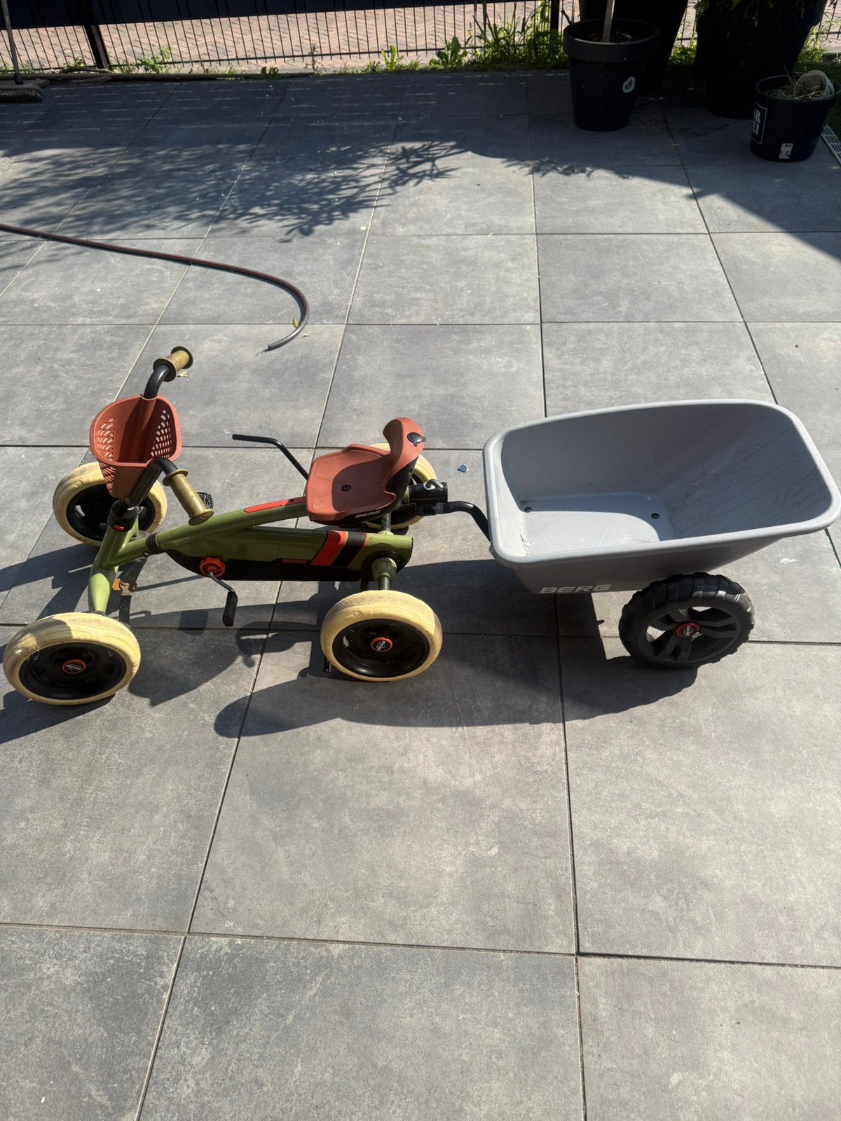 Berg Buzzy skelter 2 in 1 met aanhanger, Ophalen, Zo goed als nieuw, Berg