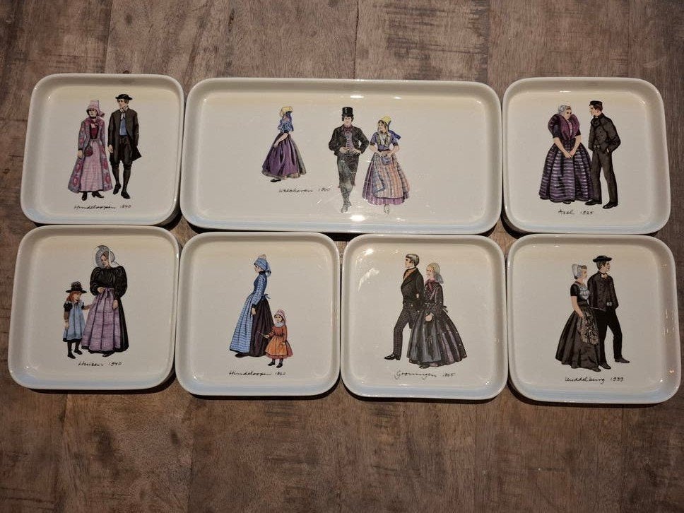Villeroy & Boch 7 delige gebaksset klederdracht 60er jaren, Villeroy & Boch, Ophalen of Verzenden, Overige stijlen, Porselein