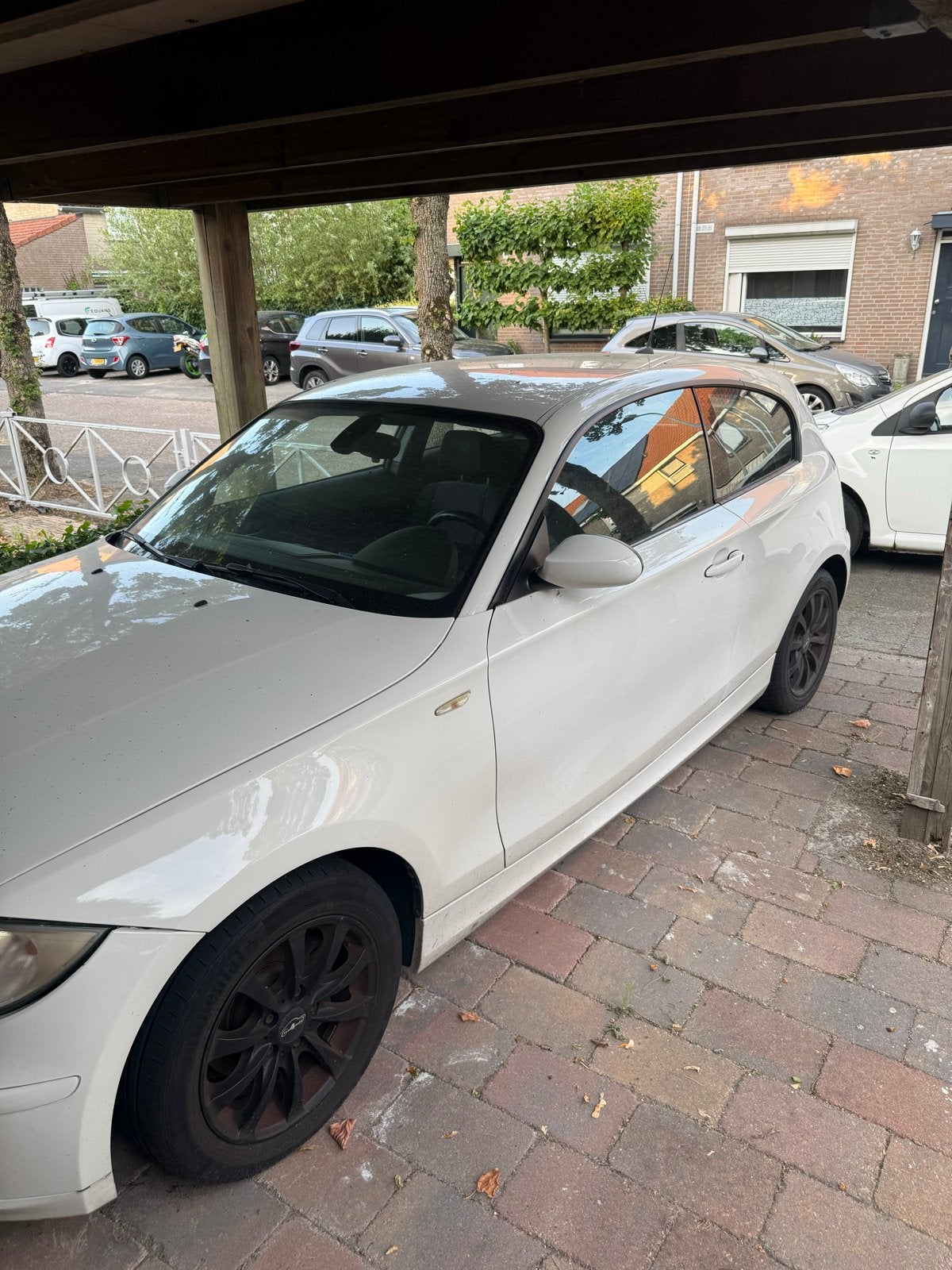 BMW 1-Serie 1.6 I 116 3DR 2008 Wit, 1-Serie, Achterwielaandrijving, 1599 cc, 4 cilinders
