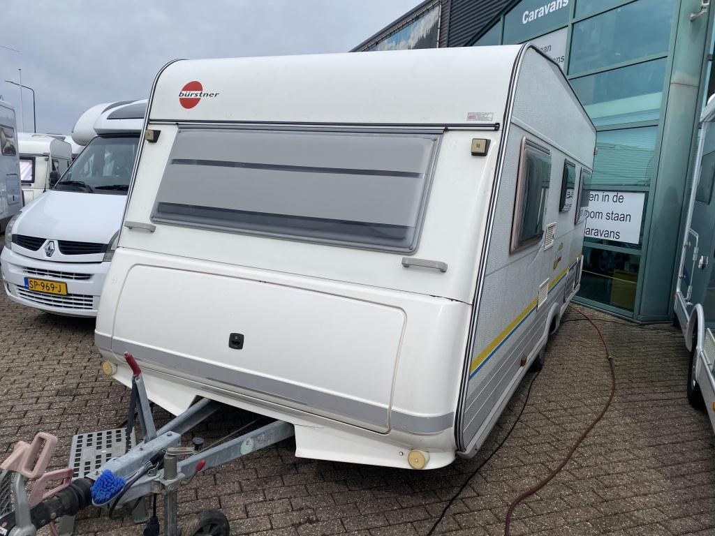 Bürstner Studio 500 TS met Frans bed & WC, Caravans en Kamperen, Rondzit, Bedrijf, Bürstner, Dwarsbed