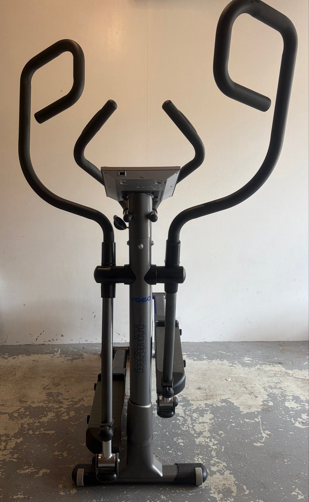 Infiniti VG60 Crosstrainer - Zo goed als nieuw, Armen, Ophalen of Verzenden, Zo goed als nieuw, Crosstrainer