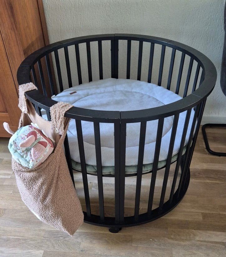 Zwarte ronde babypark box + 2x boxkleed, Ophalen, Gebruikt, Rond, Wieltjes