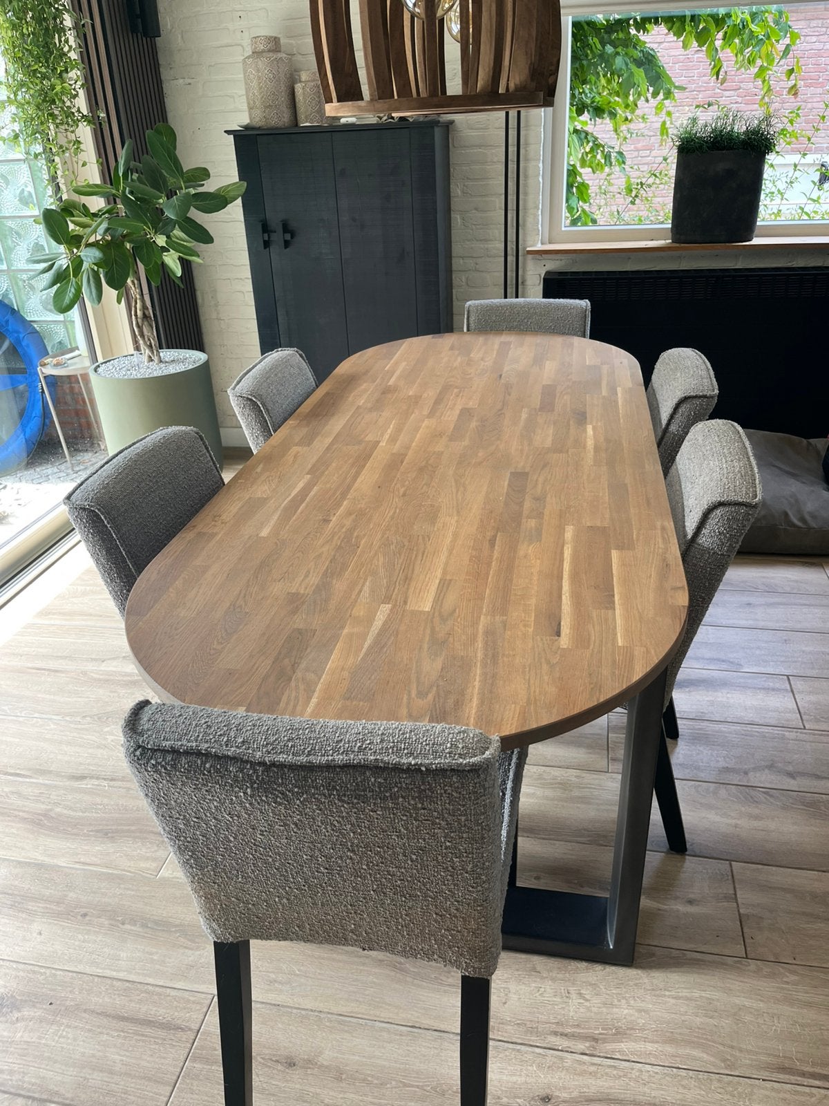 Set van 6 bouclé eetkamerstoelen merk Woood, Ophalen, Zo goed als nieuw, Rond, 50 tot 100 cm