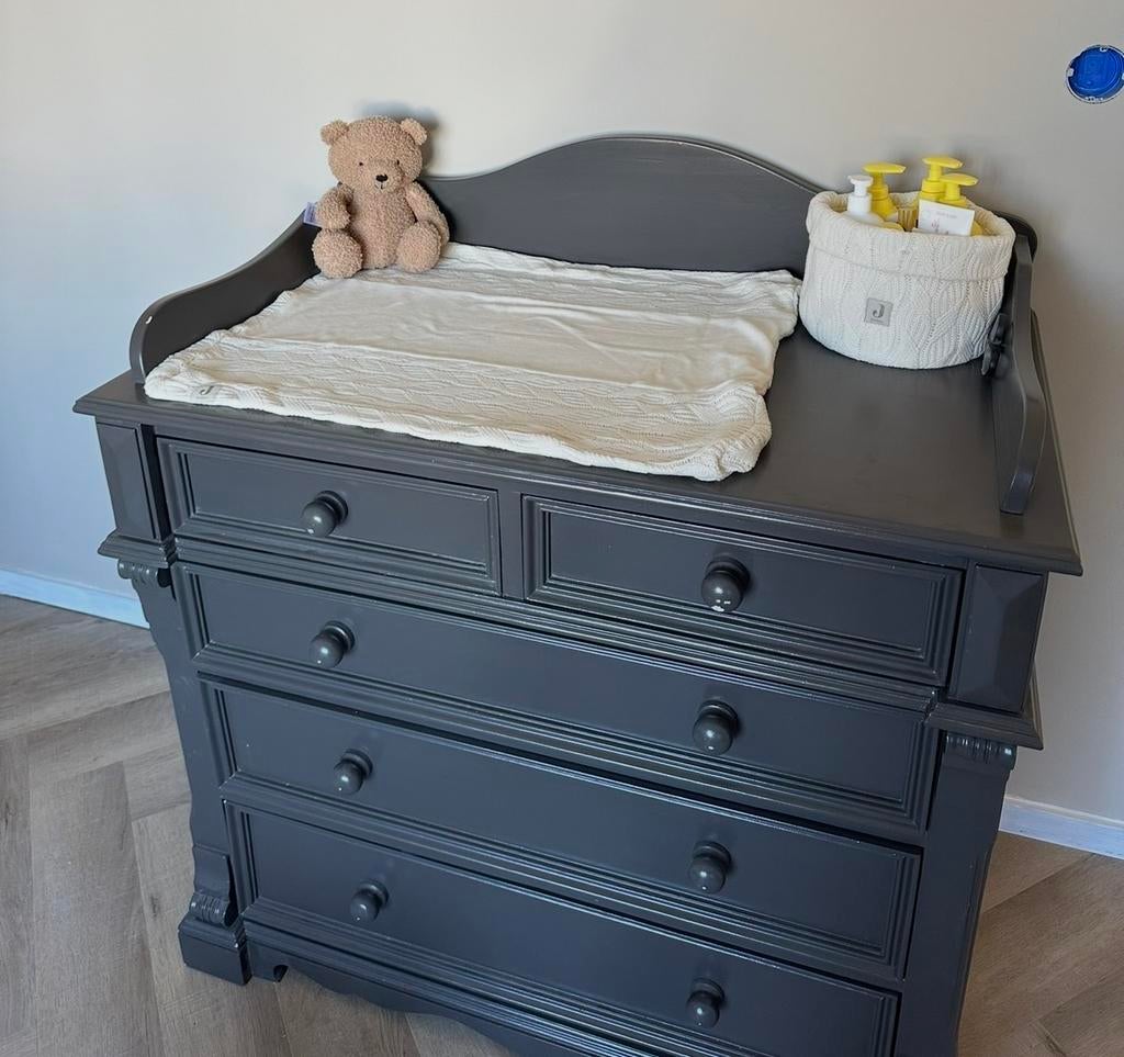 Complete babykamer: Ledikant, commode en kast: massief hout, Kinderen en Baby's, Kinderkamer | Commodes en Kasten, Ophalen, 50 tot 70 cm