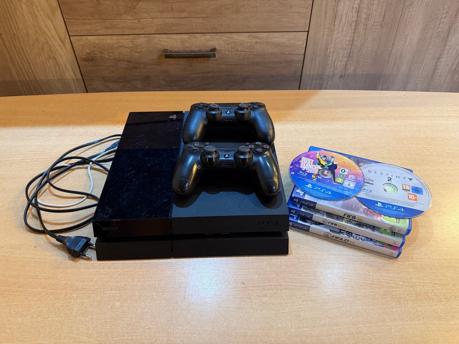 PlayStation 4 met 2 controllers en games, Met 2 controllers, Ophalen of Verzenden, Zo goed als nieuw, Slim