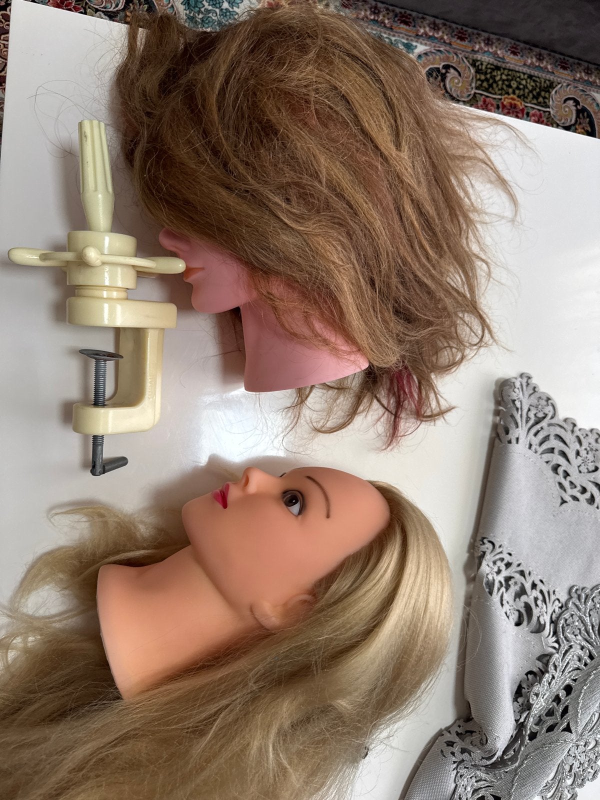 Oefenhoofden met haar en tafelklem, Ophalen of Verzenden, Gebruikt, Pruik of Haarverlenging